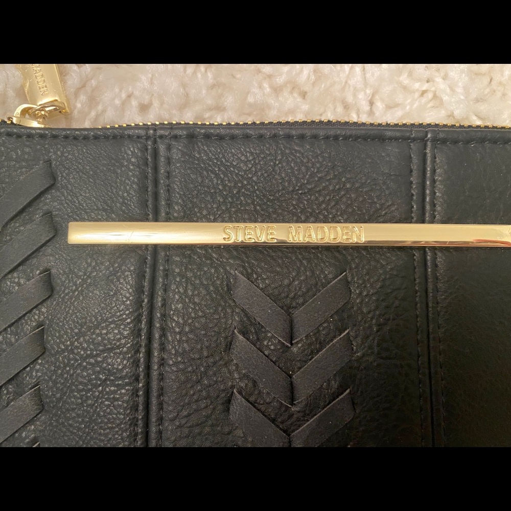 Steve Madden wristlet